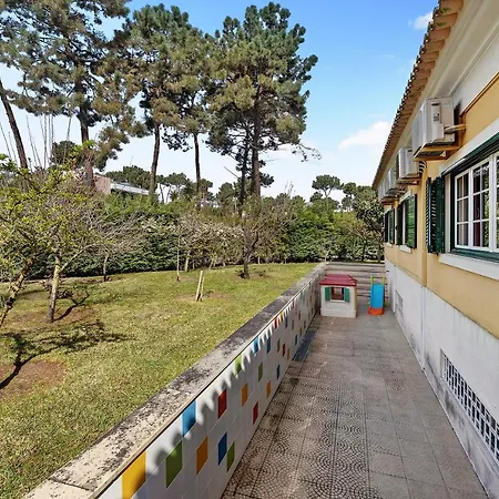 Family Friendly Aroeira Golf Villa