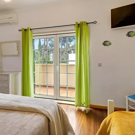 Family Friendly Aroeira Golf Villa